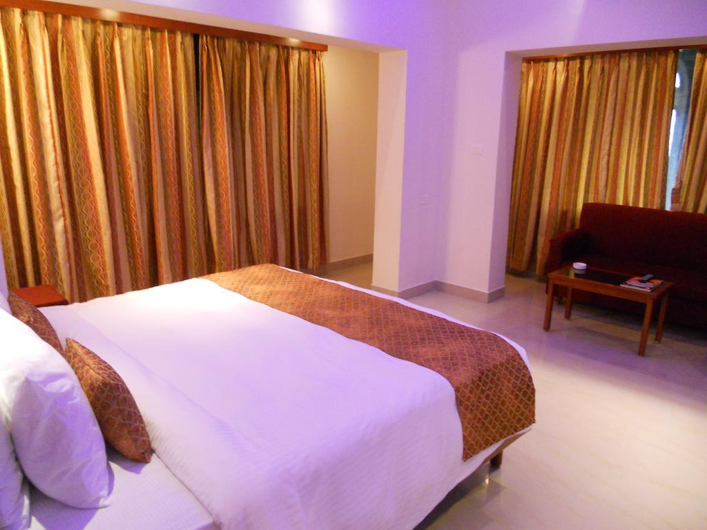 Hotel Prayag Aristro Club Kalkutta Zimmer foto
